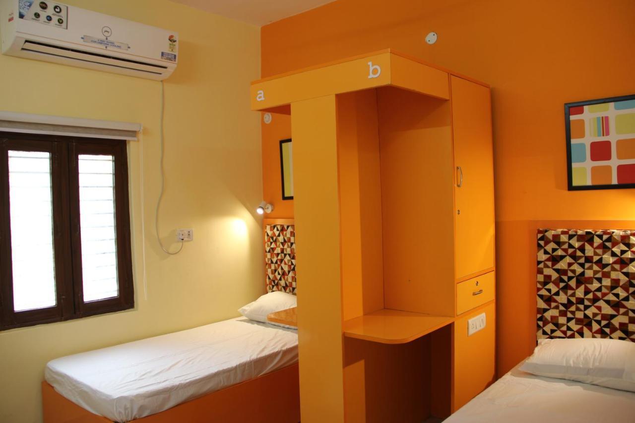 Albergue Backpackers Den Lucknow Exterior foto