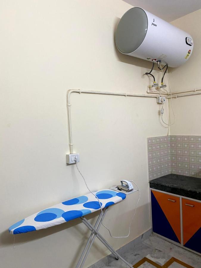 Albergue Backpackers Den Lucknow Exterior foto