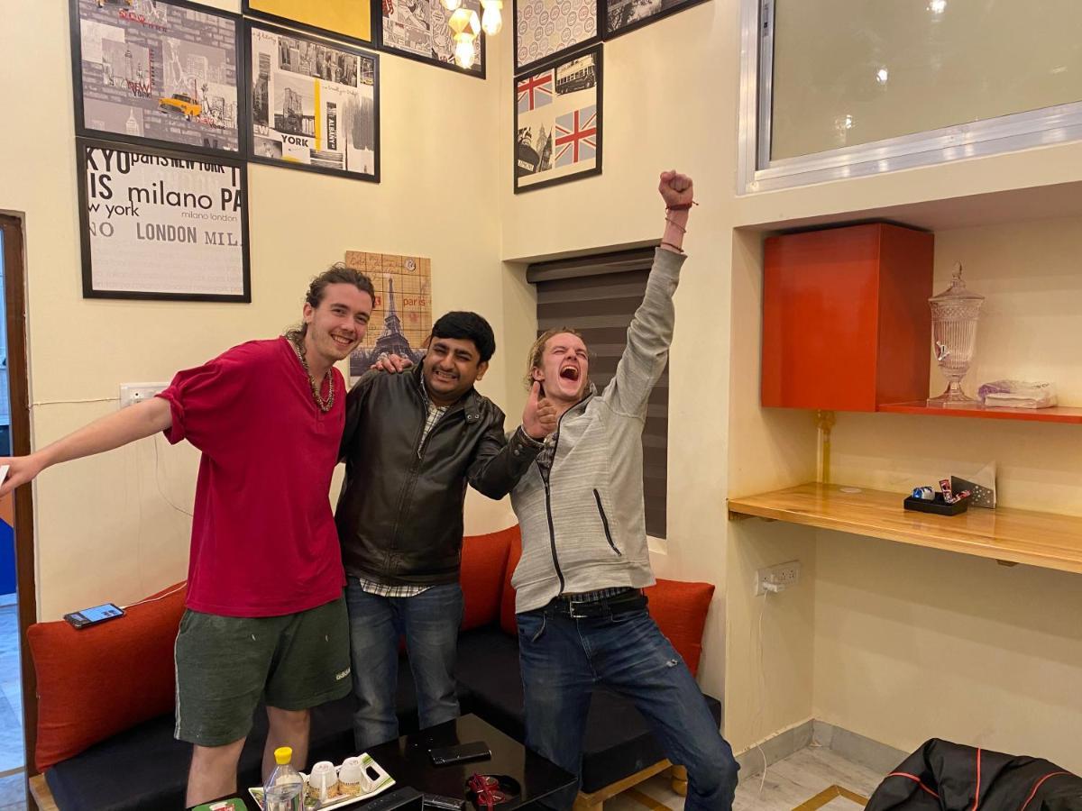 Albergue Backpackers Den Lucknow Exterior foto